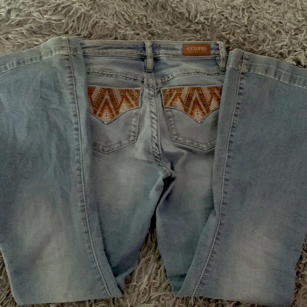 shyanne flair/wide leg trouser jeans. light washed. worn 2 times.